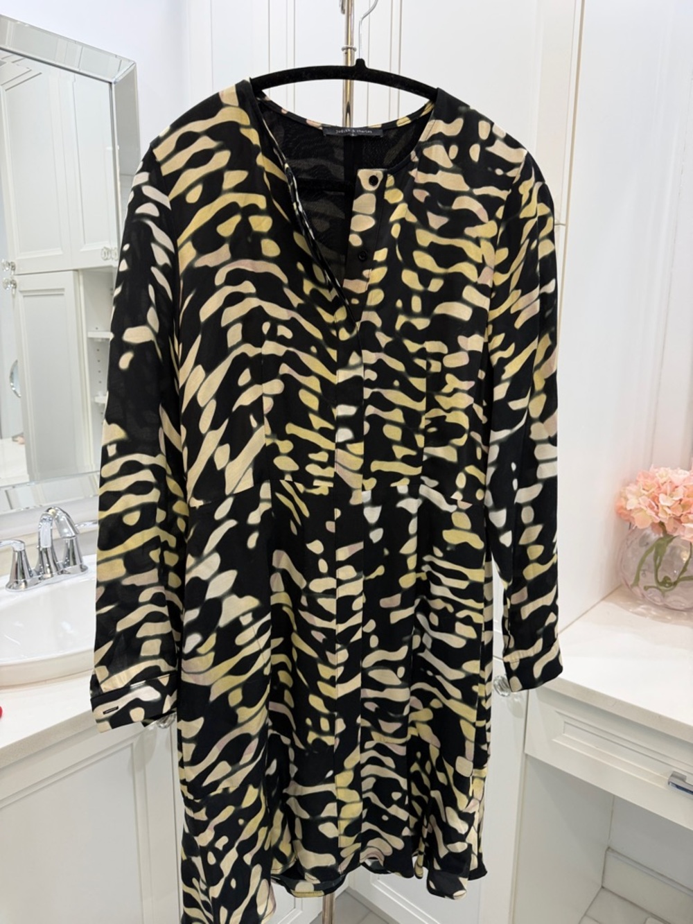 Judith & Charles Black & Cream Printed Long Sleeve Shift Dress